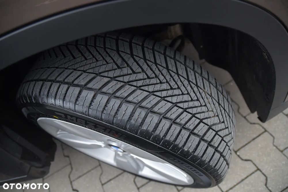 BMW X1 sDrive18i xLine - 18