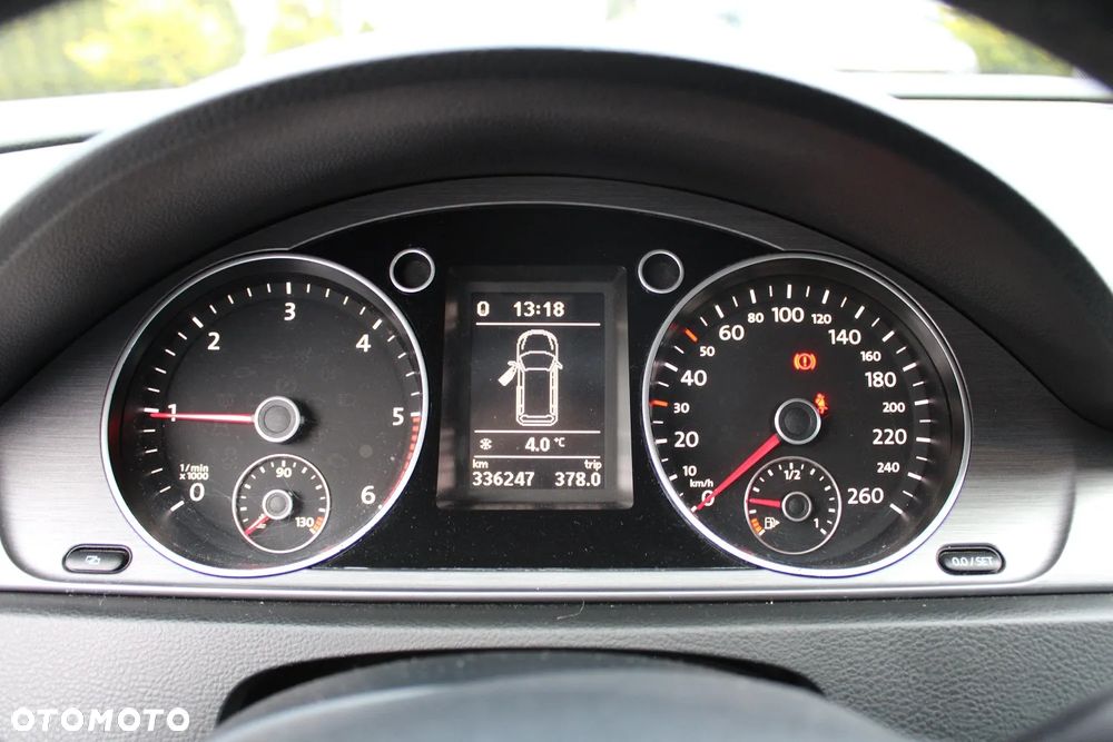 Volkswagen Passat 2.0 TDI BlueMotion Technology Comfortline - 16