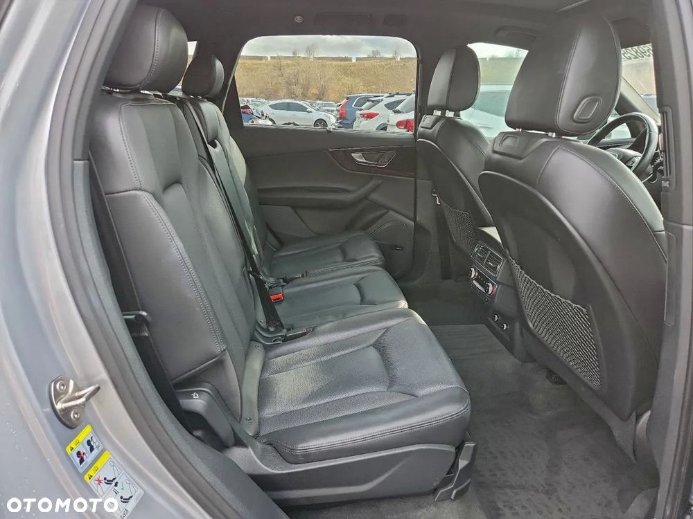 Audi Q7 - 11