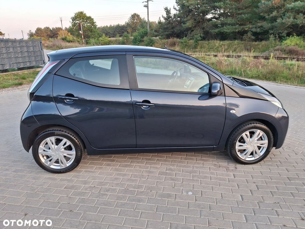 Toyota Aygo x-clusiv - 24