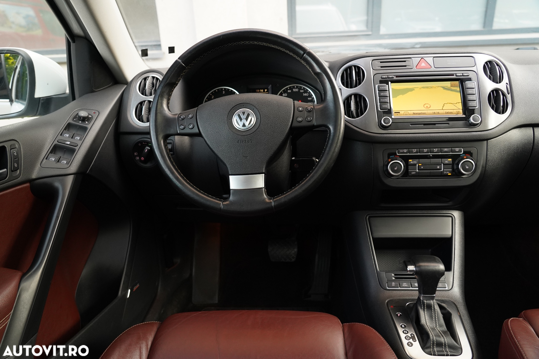 Volkswagen Tiguan 2.0 TDI 4Motion DSG Track & Style - 12