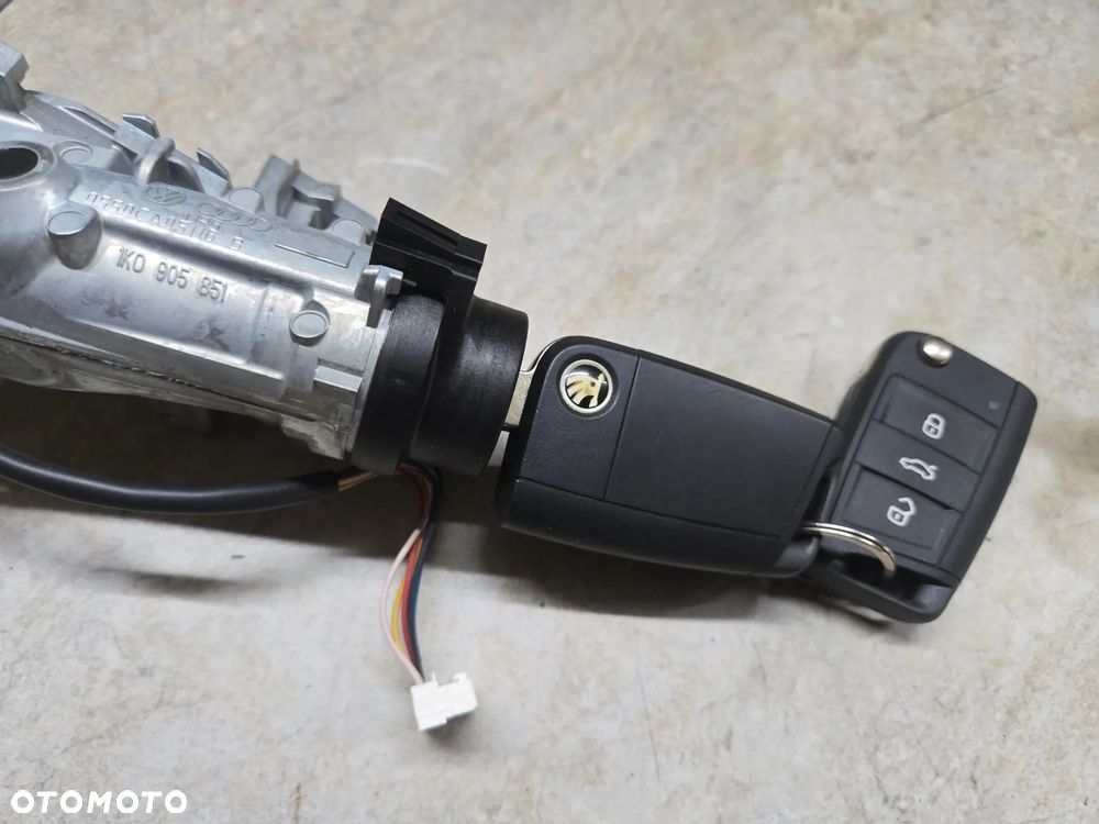 SKODA OCTAVIA 3 SUPERB 3 FABIA 3 STACYJKA 2 KLUCZYK - 4