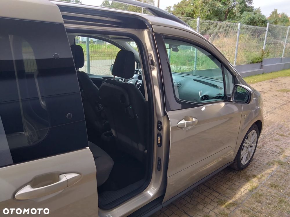 Ford Tourneo Courier 1.0 EcoBoost Titanium - 22