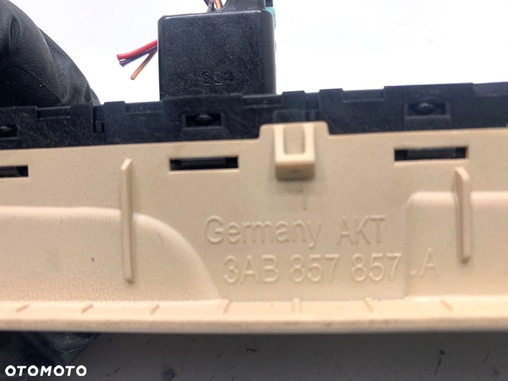 PRZEŁĄCZNIK SZYB  VW PASSAT B7 (362) 2010 - 2015 2.0 TDI 103 kW [140 KM] olej napędowy 2010 - - 7