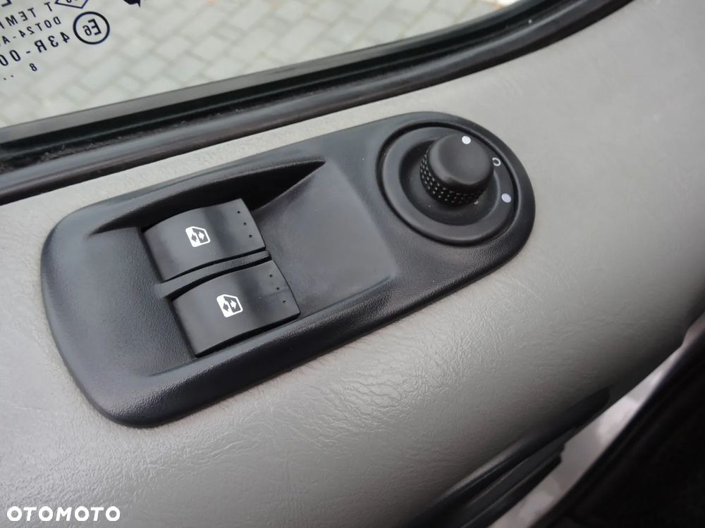 Renault Trafic Passenger FAP L2H1 Expression - 29