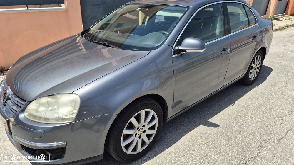 VW Jetta 1.9 TDi Confortline - 1