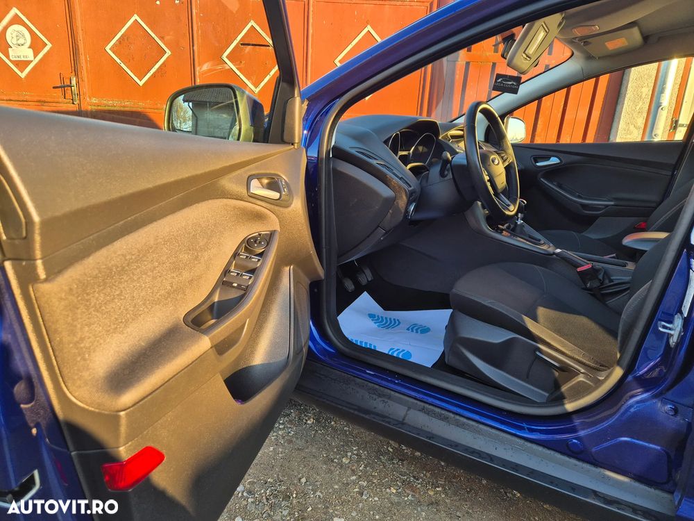 Ford Focus - 11