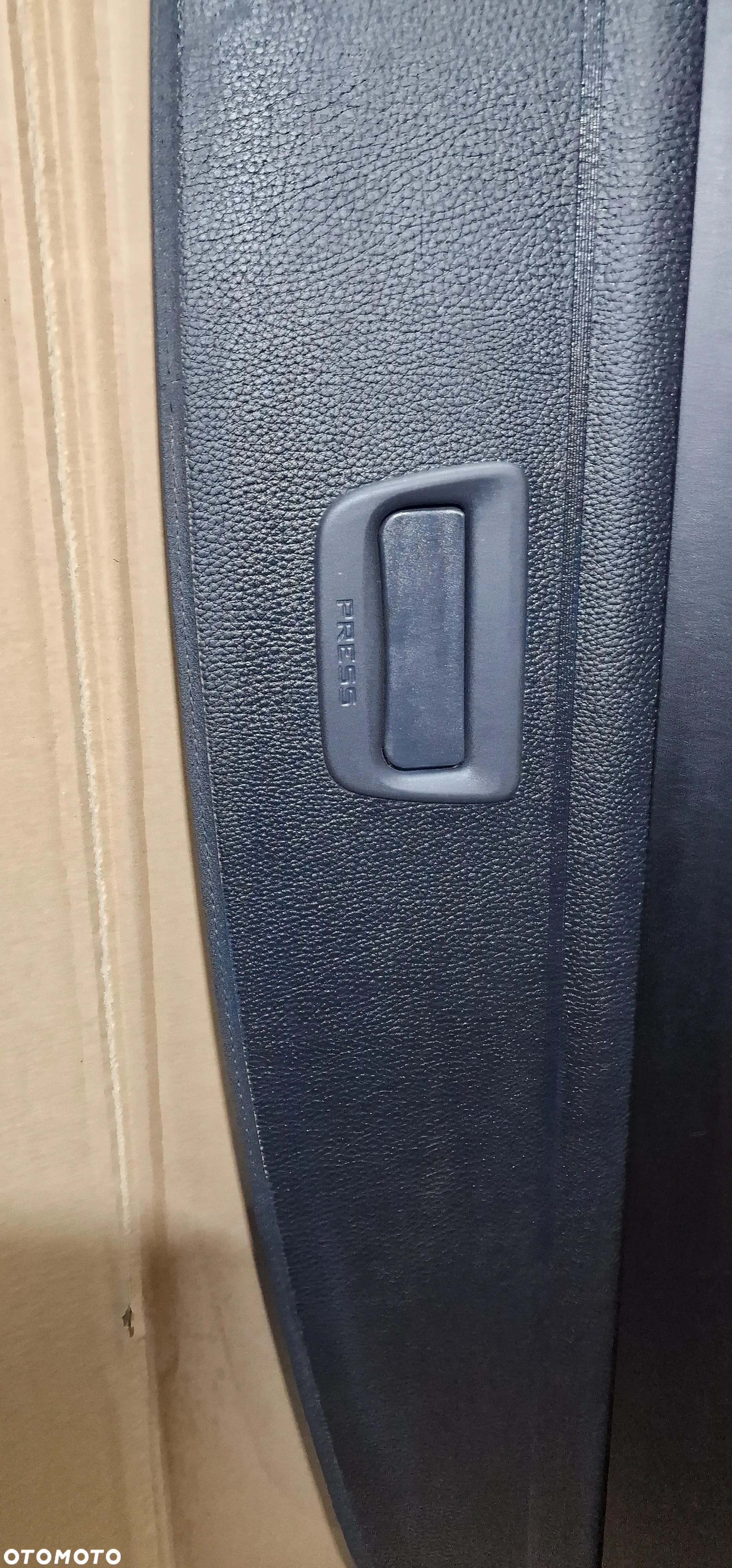 ROLETA BAGAŻNIK VW PASSAT B8 KOMBI 3G9 - 5