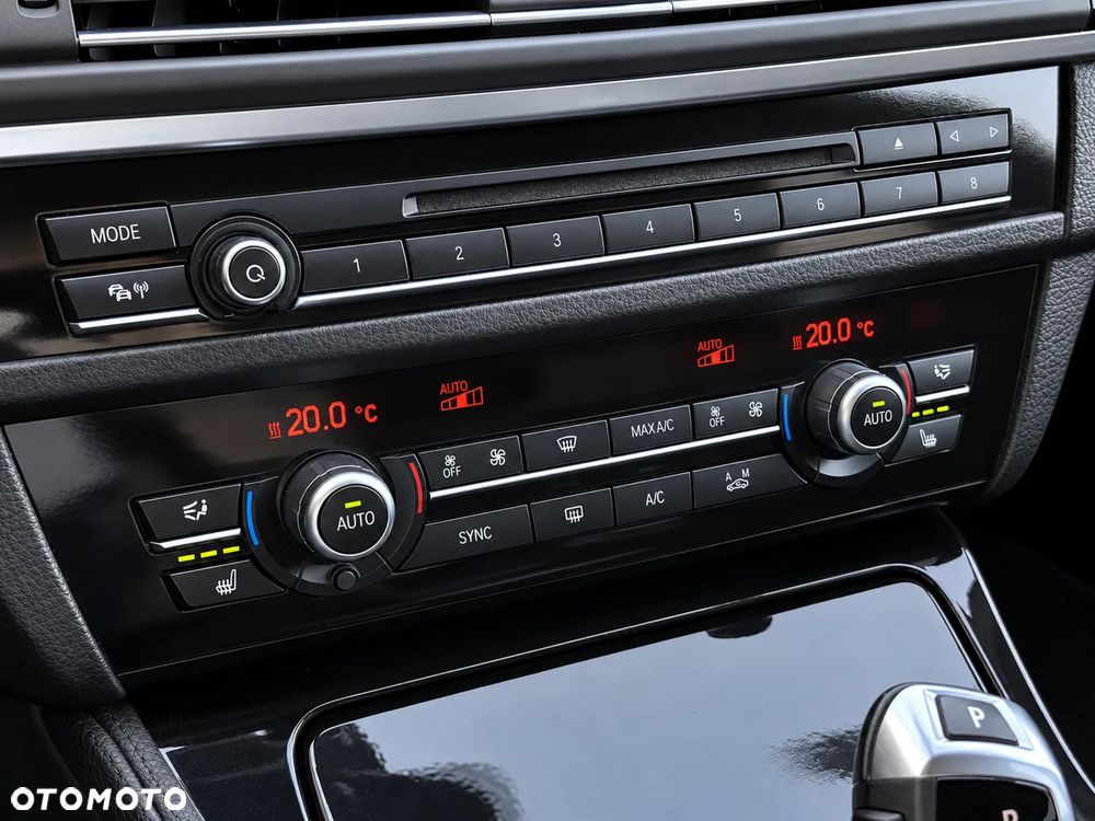 BMW Seria 5 525d xDrive - 18