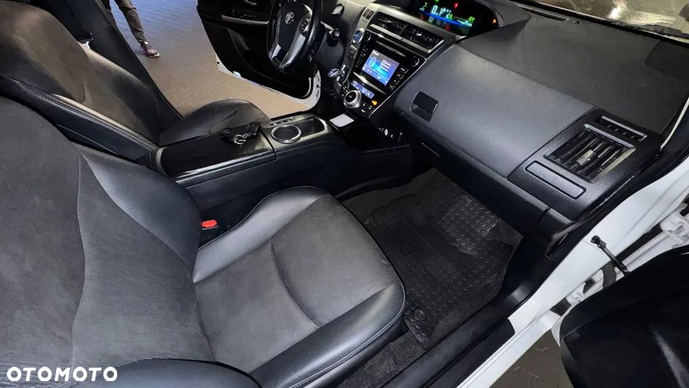 Toyota Prius+ (Hybrid) Comfort - 13