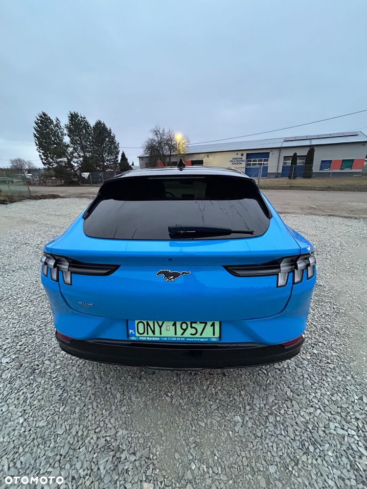 Ford Mustang Mach-E - 3