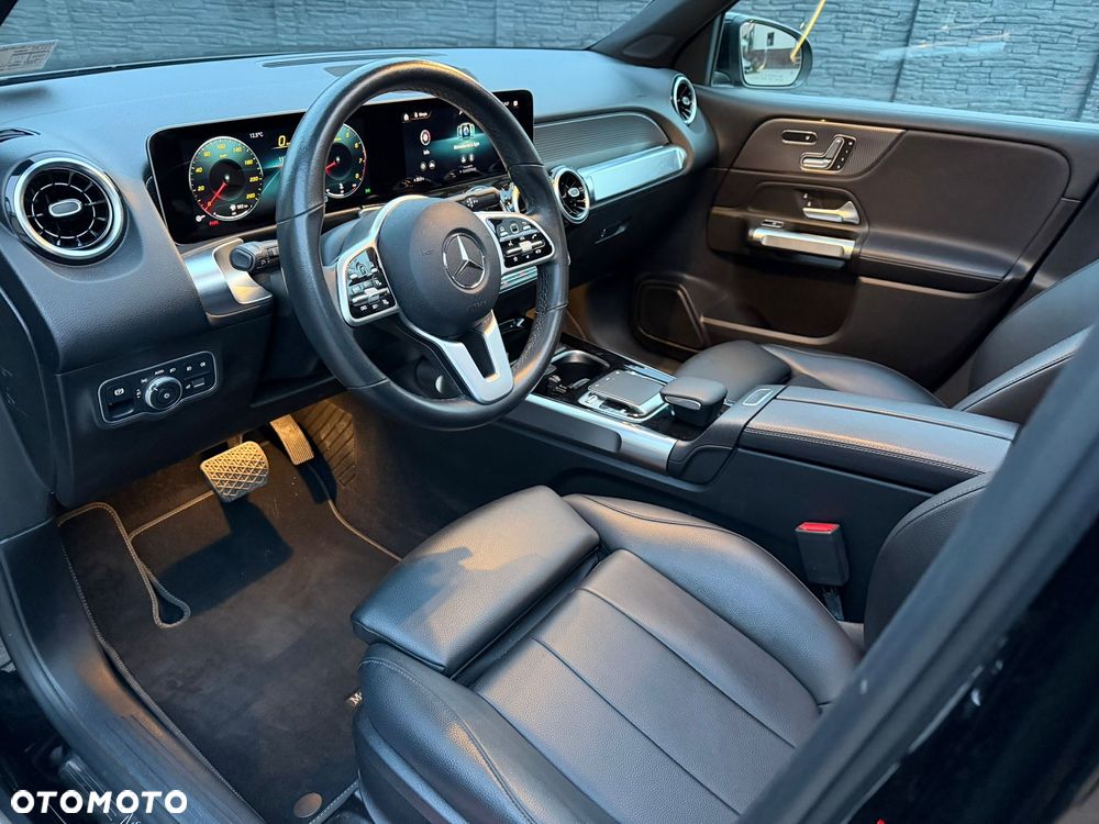 Mercedes-Benz GLB 250 4Matic 8G-DCT - 9