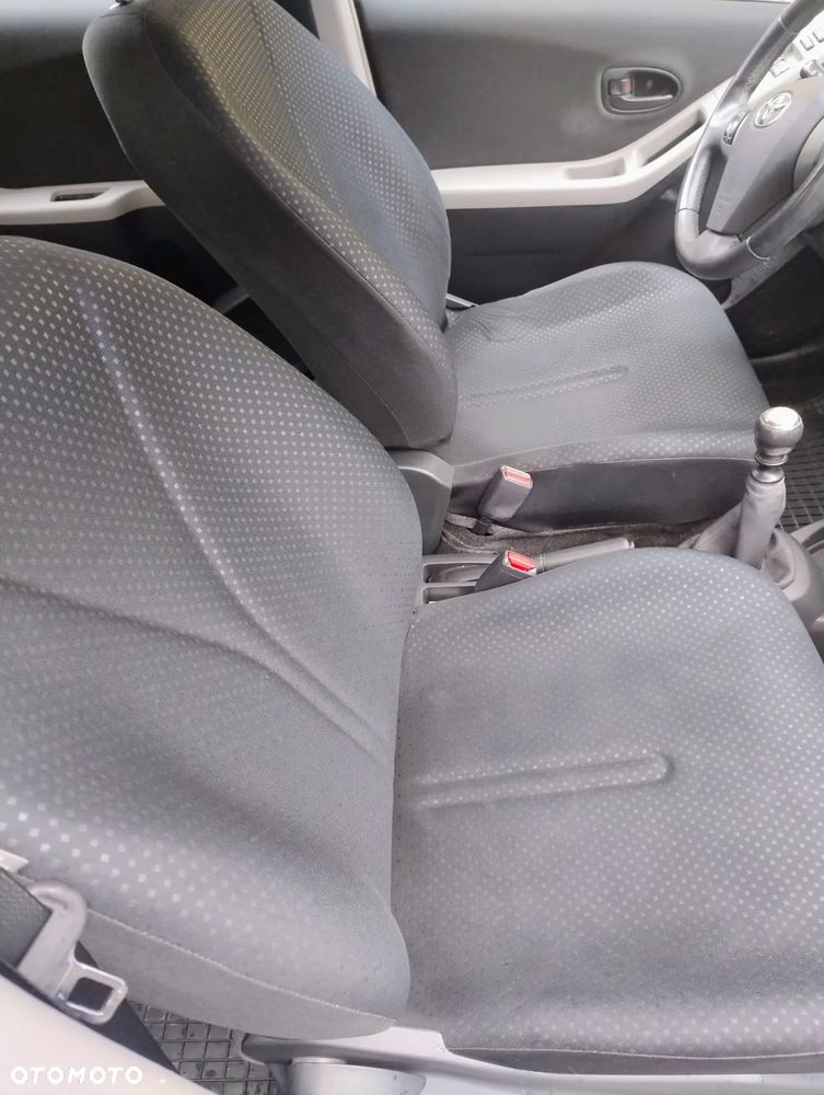 Toyota Yaris 1.33 2010 - 9