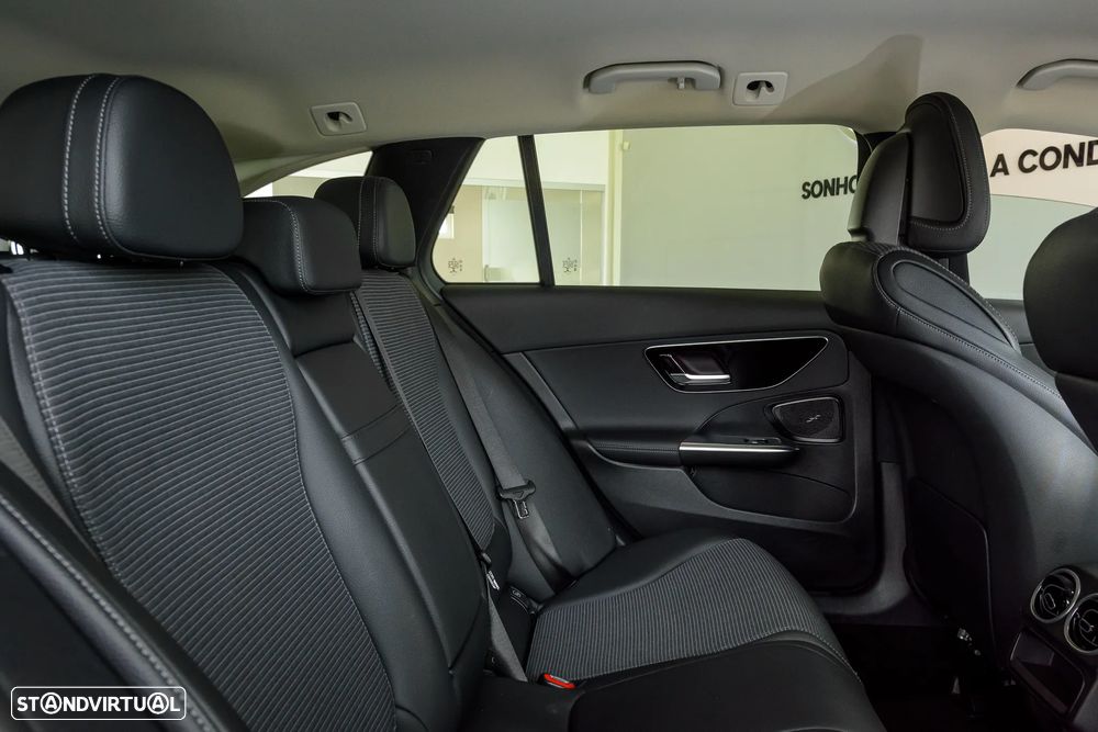 Mercedes-Benz C 300 e T 9G-TRONIC Avantgarde - 31