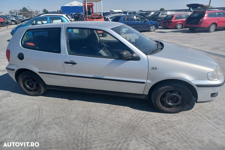 Aripa fata dreapta Volkswagen VW Polo 3 6N [1994 - 2001] Hatchback 3- - 6