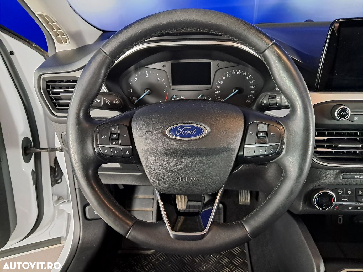 Ford Focus - 11