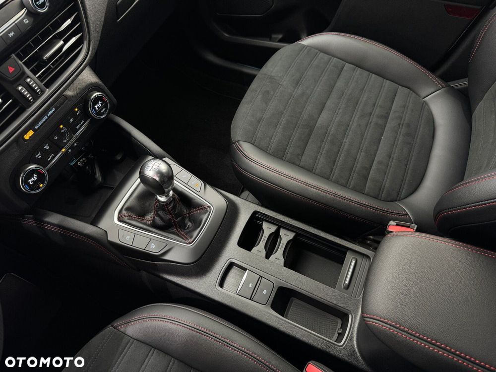 Ford Kuga 1.5 EcoBoost FWD ST-Line X - 26