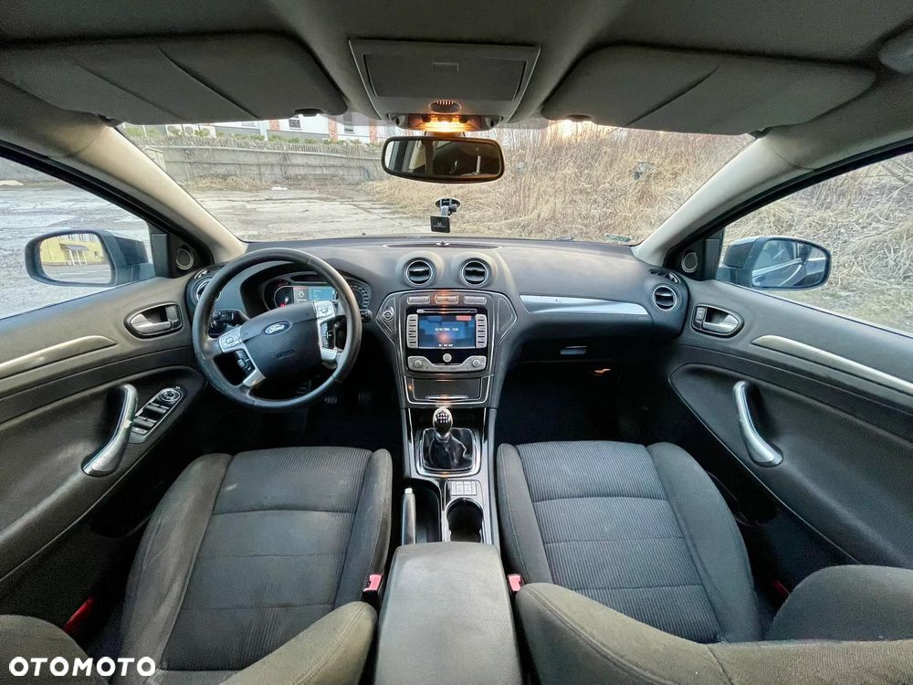 Ford Mondeo - 17