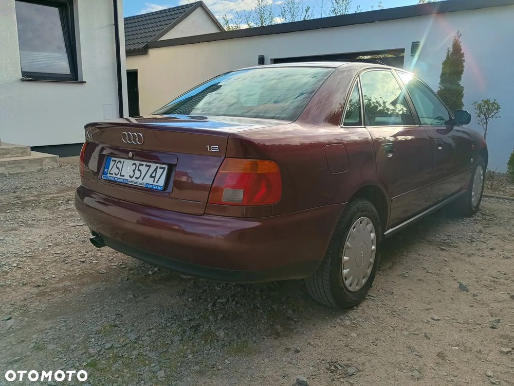 Audi A4 Limousine 1.8 - 30