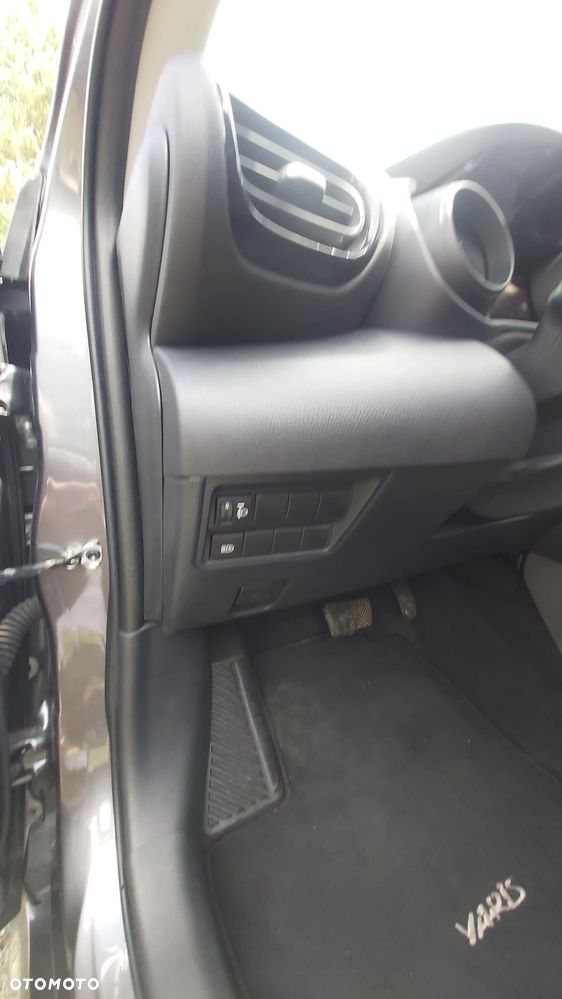 Toyota Yaris 1.5 VVT-i Comfort - 31