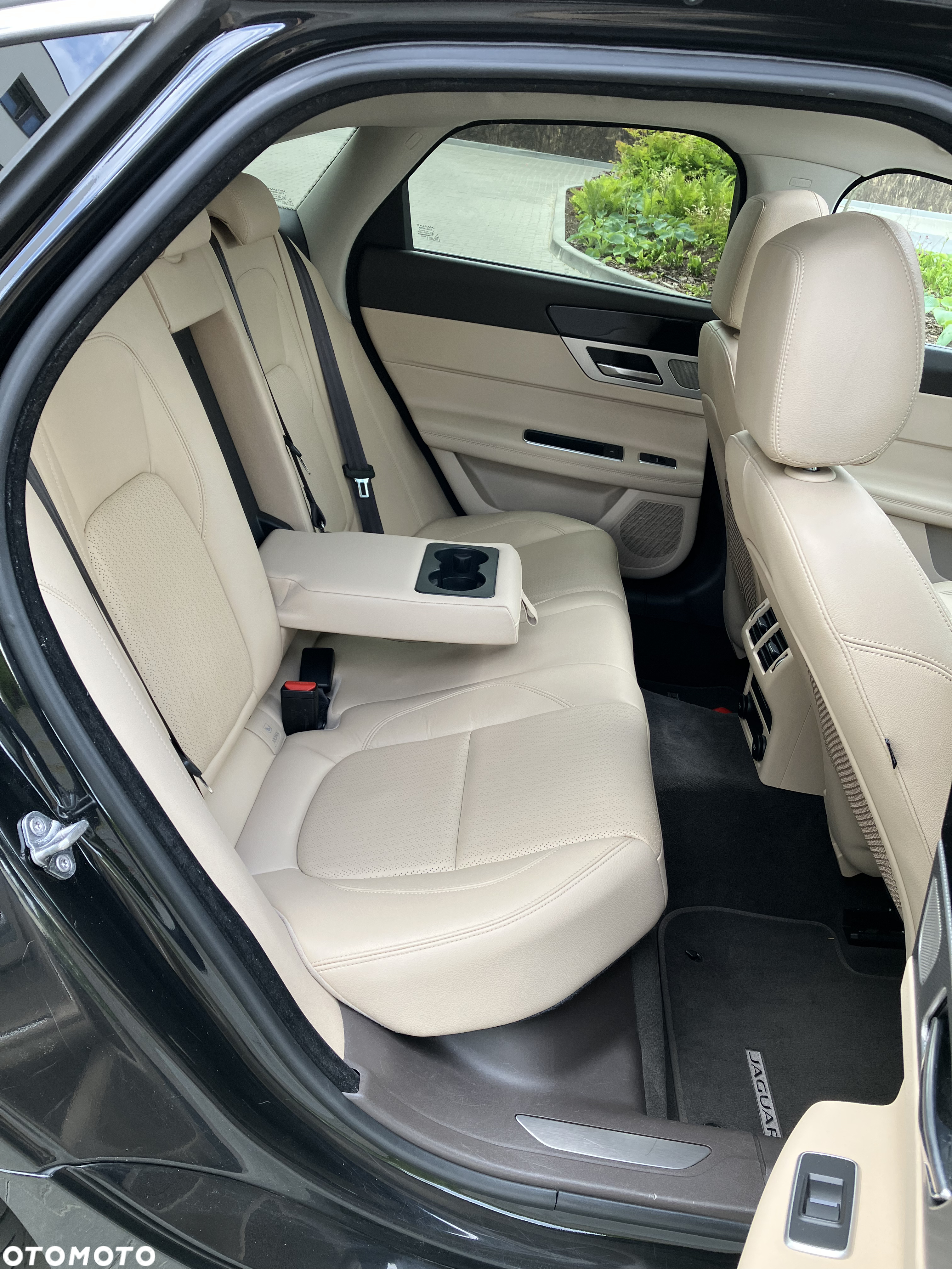 Jaguar XF 25t AWD Prestige - 19