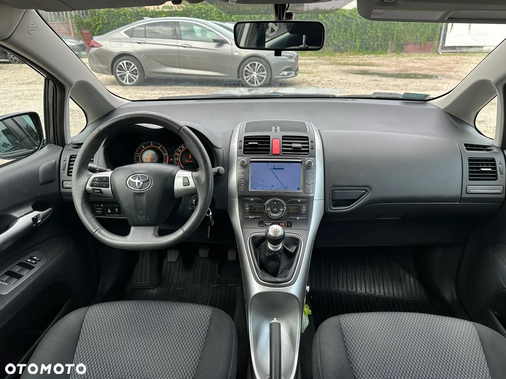 Toyota Auris - 22