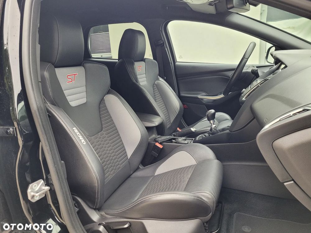 Ford Focus 2.0 TDCi ST mit Leder-Exclusiv-Paket - 18