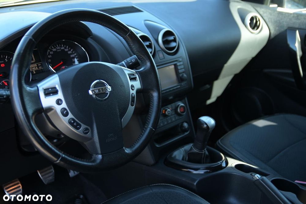 Nissan Qashqai 1.6 360 - 15