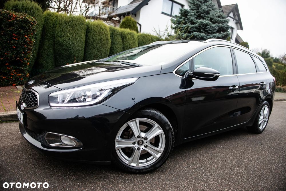 Kia Ceed 1.6 GDI Dream-Team Edition - 1