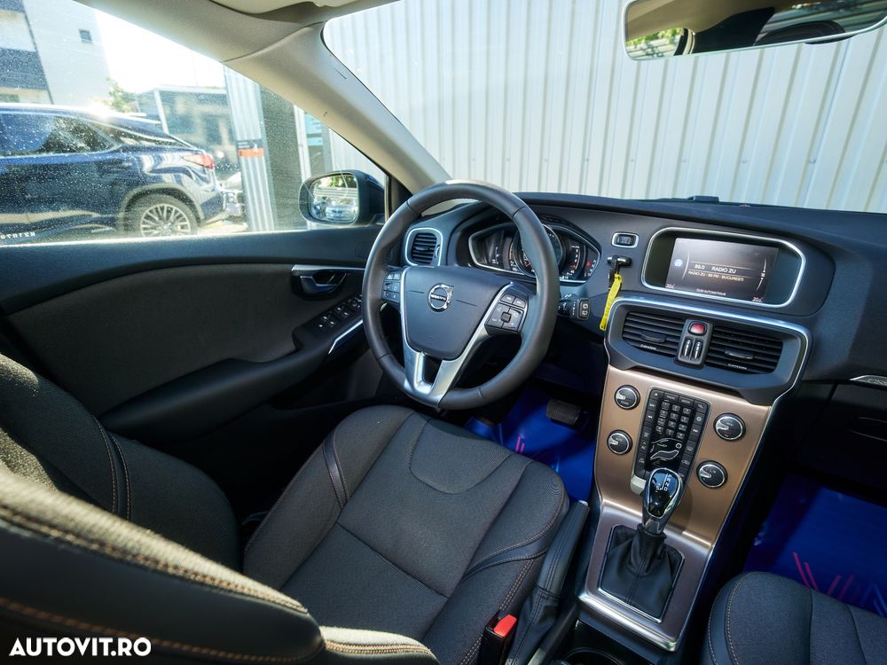 Volvo V40 D3 Geartronic Momentum - 8