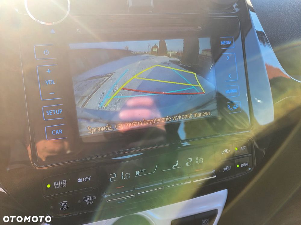 Toyota Prius 1.8 Hybrid Premium - 18