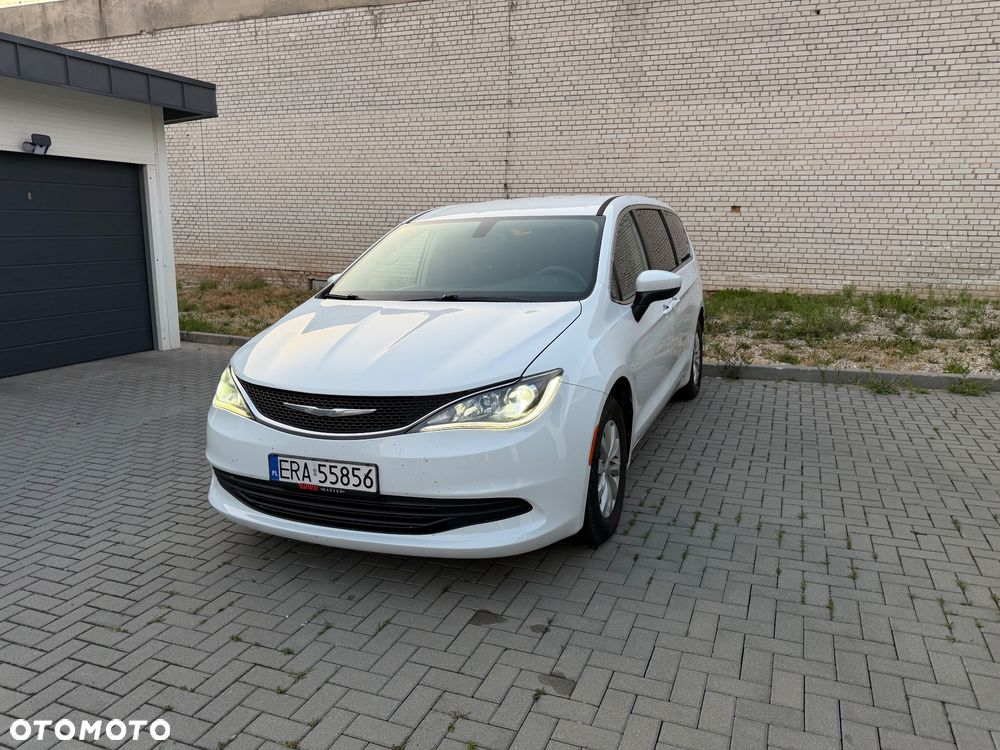 Chrysler Pacifica - 4