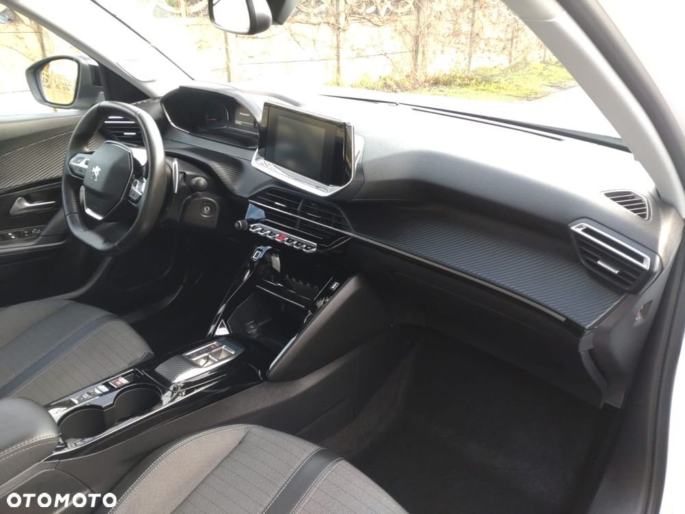 Peugeot 2008 1.5 BlueHDi Allure Pack S&S EAT8 - 22