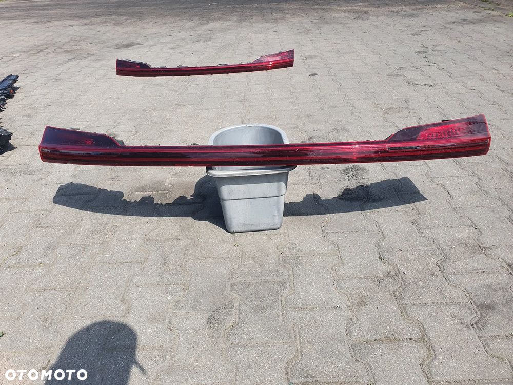 AUDI E-TRON LAMPA TYŁ LED 4KE945095B - 1