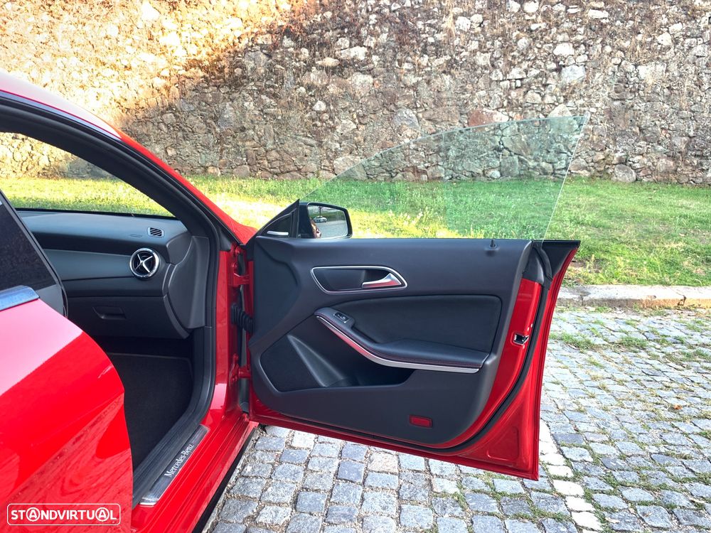 Mercedes-Benz CLA 220 d Shooting Brake AMG Line Aut. - 33
