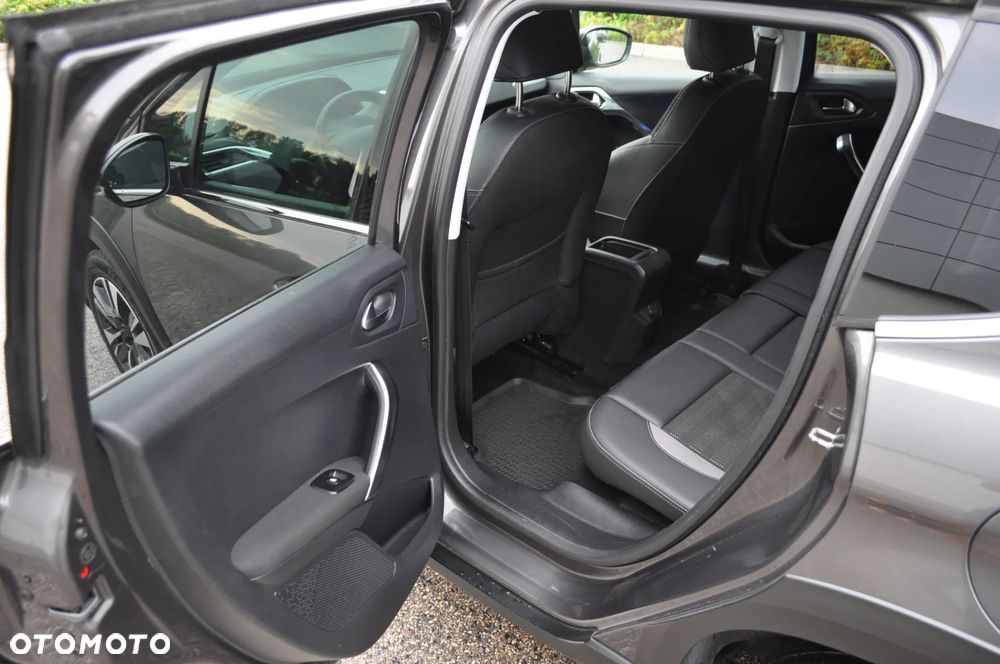 Peugeot 2008 PureTech 82 Allure - 19