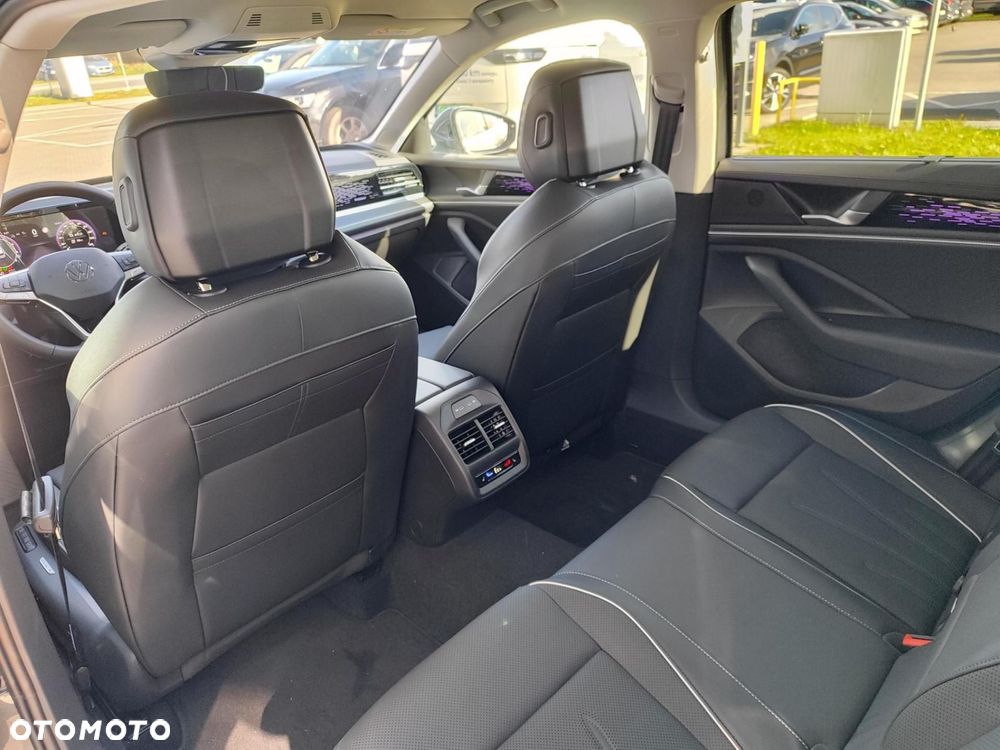 Volkswagen Passat - 20