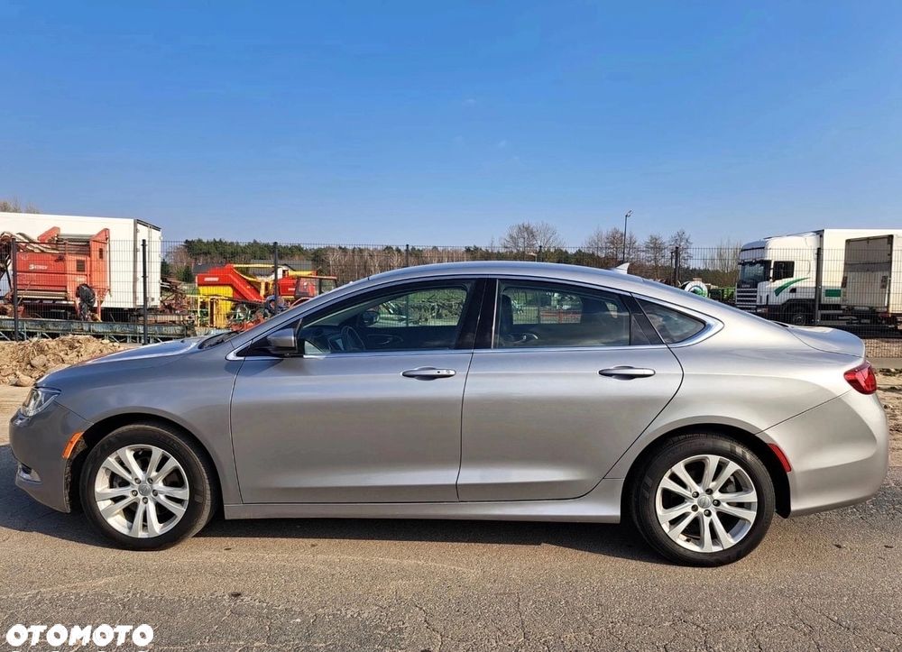 Chrysler 200 - 7
