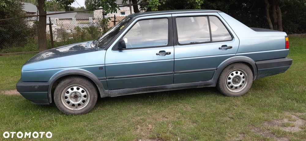 Volkswagen Jetta - 1