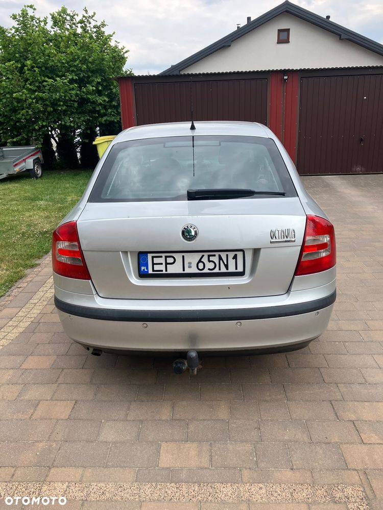 Skoda Octavia 1.6 Ambiente - 3