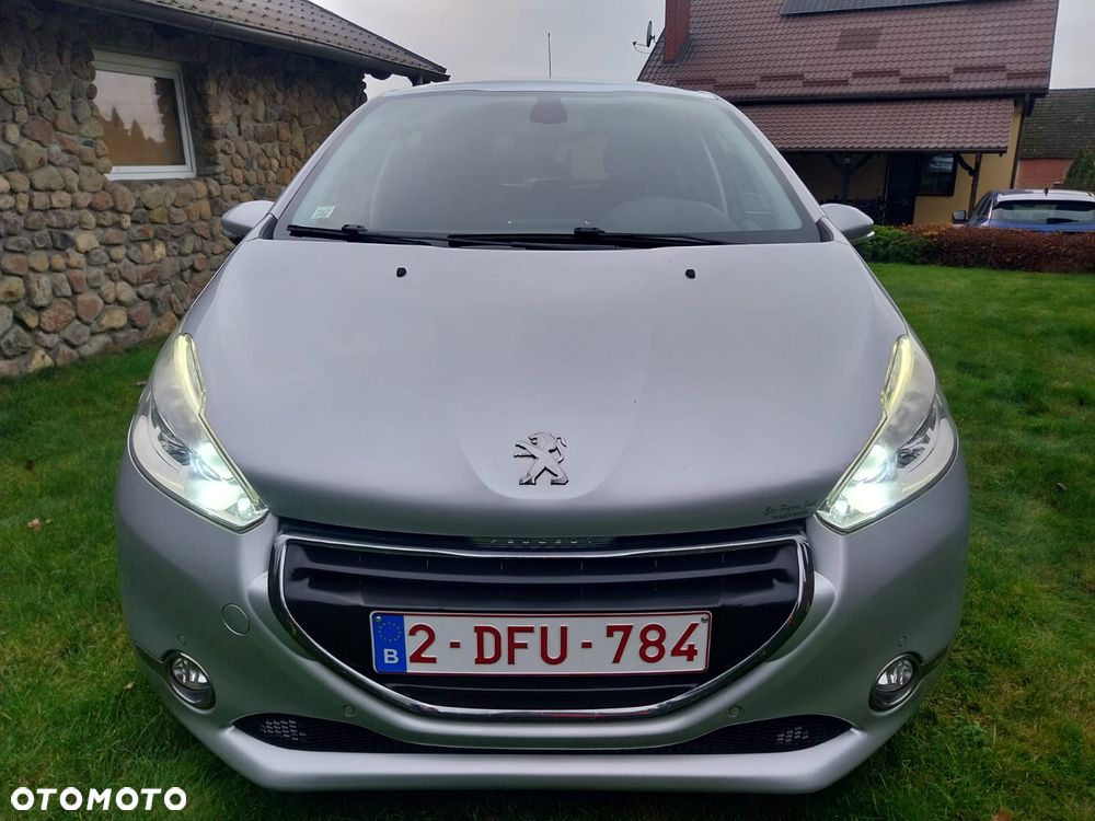 Peugeot 208 - 5