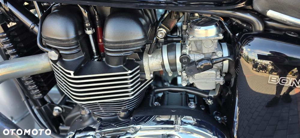 Triumph Bonneville - 38