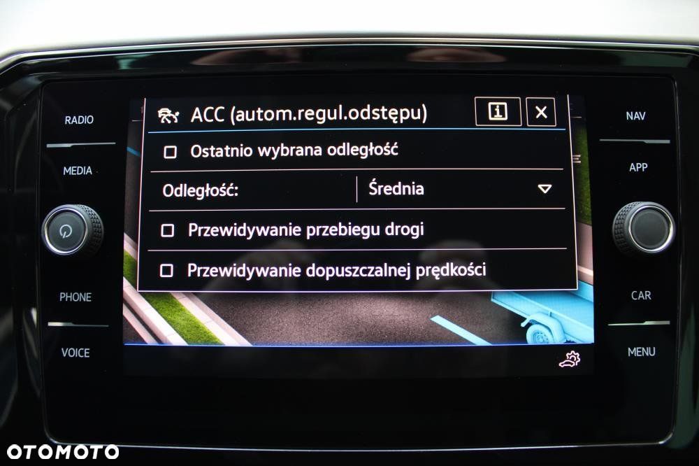 Volkswagen Passat - 25