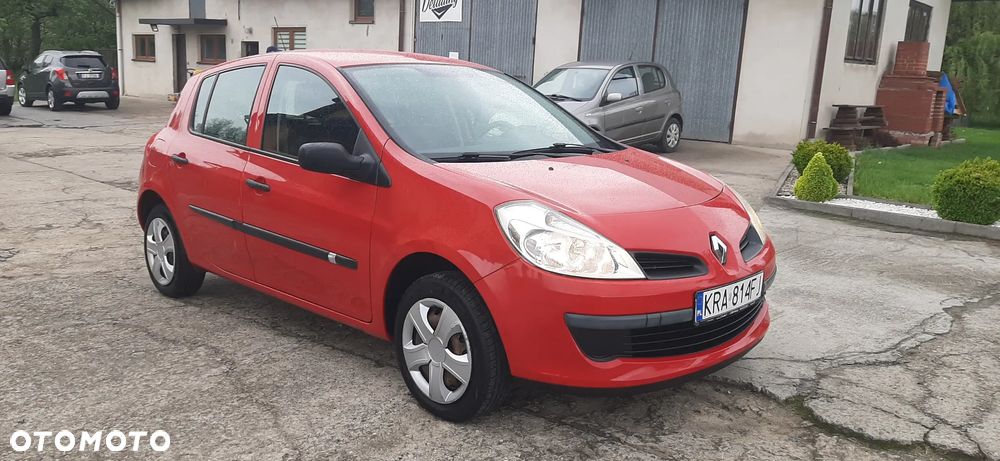Renault Clio - 10