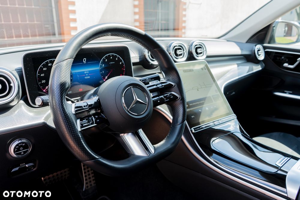 Mercedes-Benz Klasa C 300 4Matic 9G-TRONIC - 23