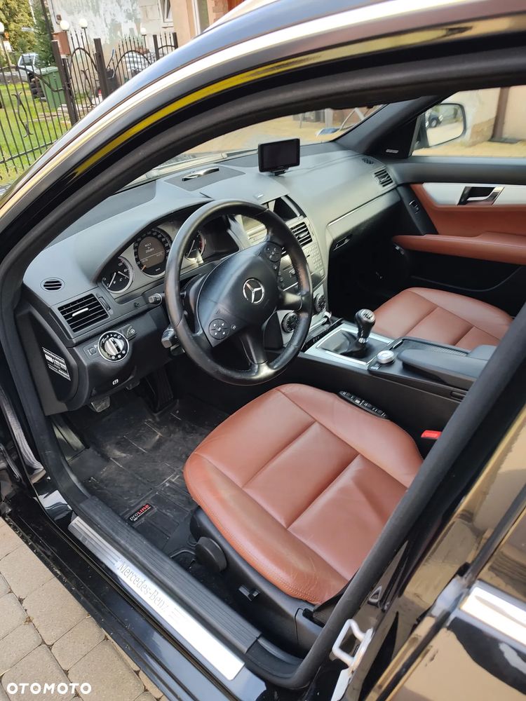 Mercedes-Benz Klasa C 230 T Avantgarde - 6