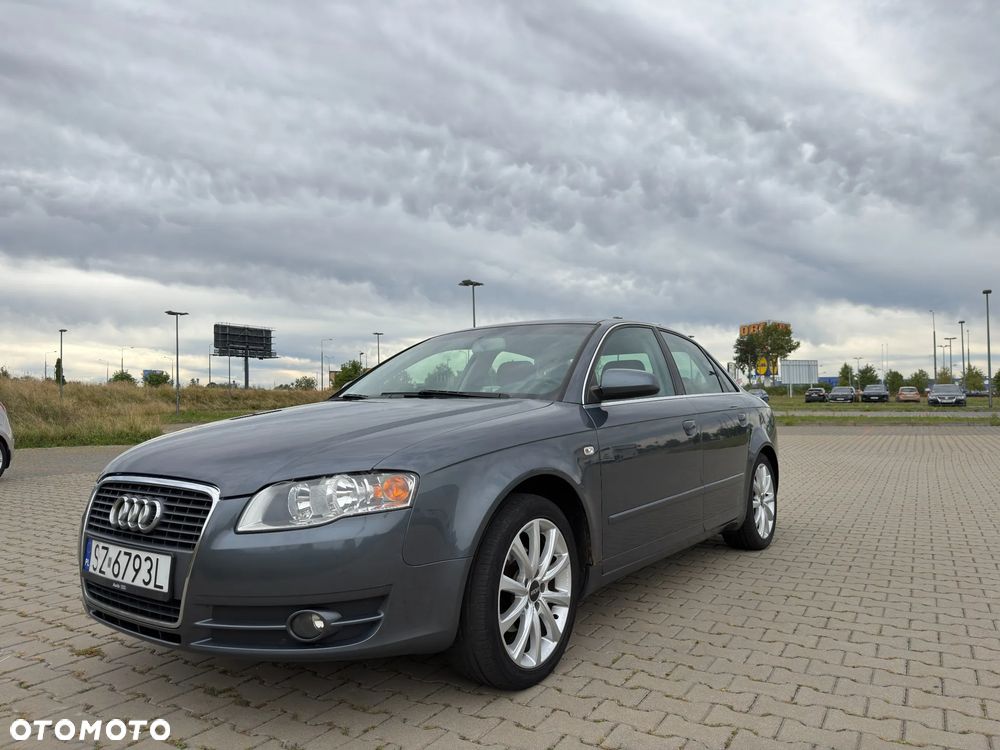 Audi A4 Limousine - 3