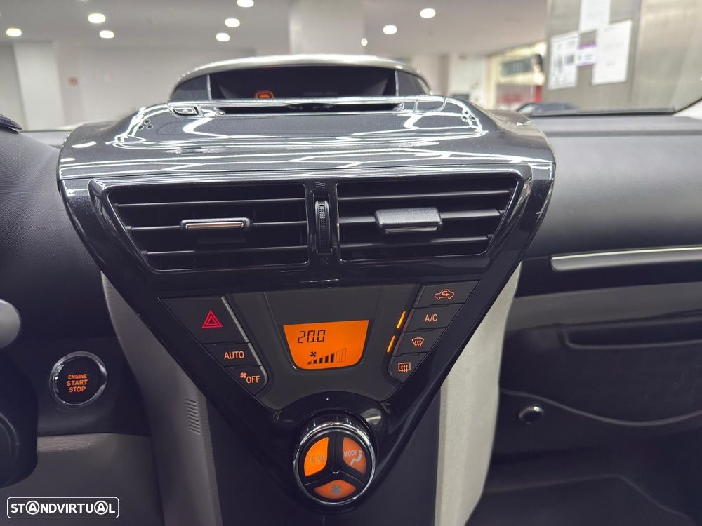 Toyota iQ 1.0 VVT-i Essential+AC - 13