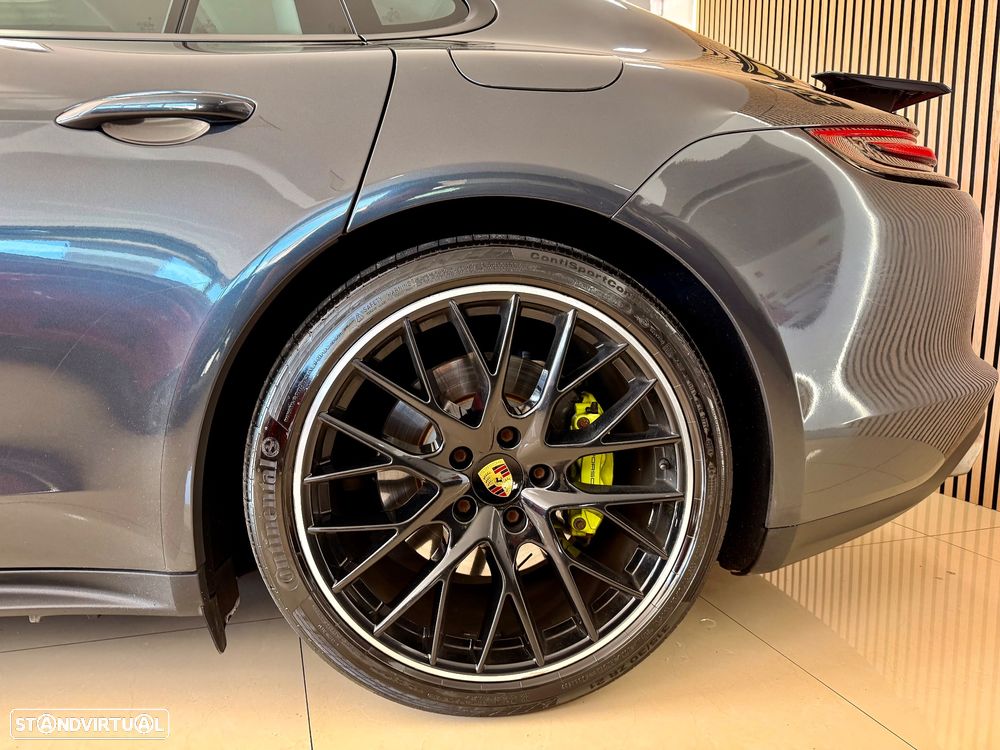 Porsche Panamera - 5