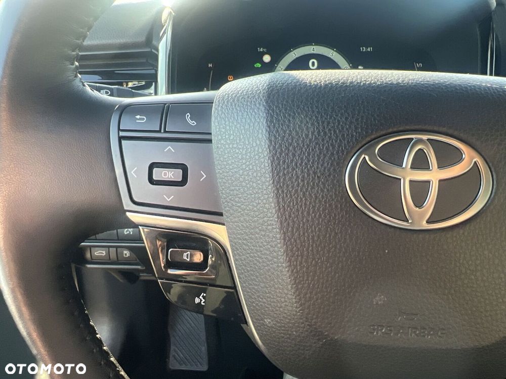 Toyota Camry - 18